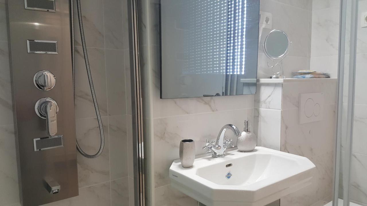 E&E Apartments 4* Arena Stozice Laibach Exterior foto