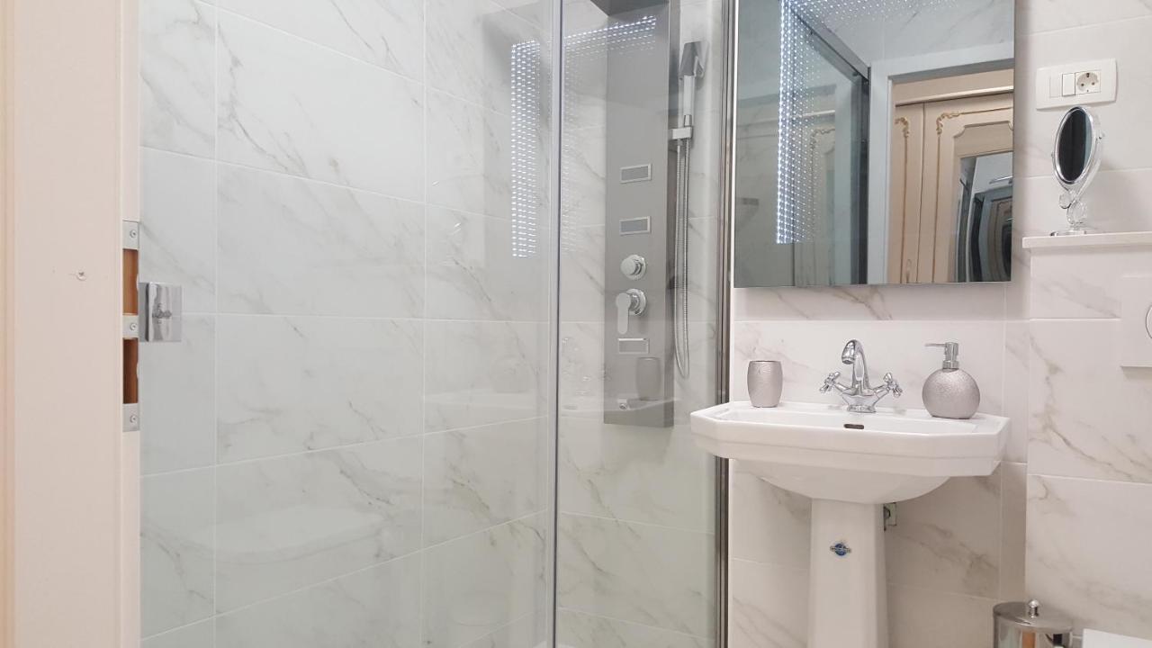 E&E Apartments 4* Arena Stozice Laibach Exterior foto